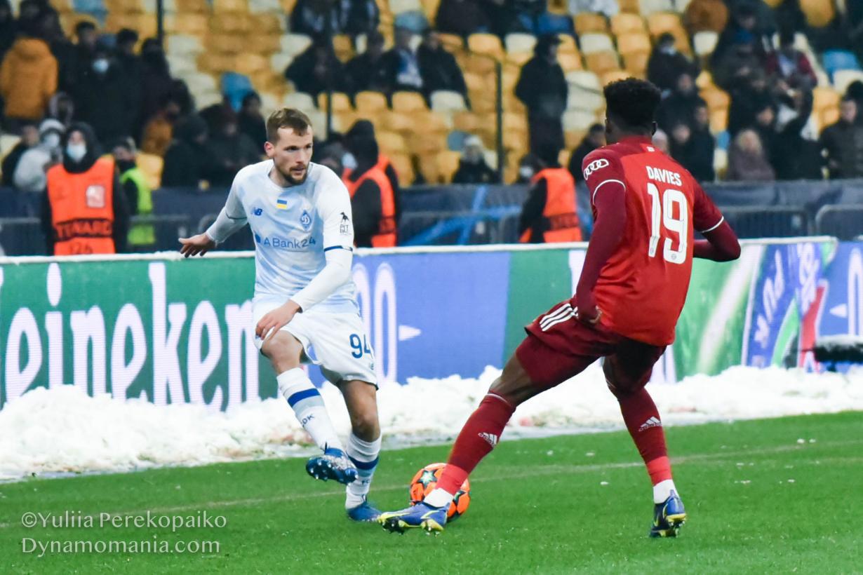 戴维斯与罗伯逊、坎塞洛横向对比:三大世界级后卫的差异化解读